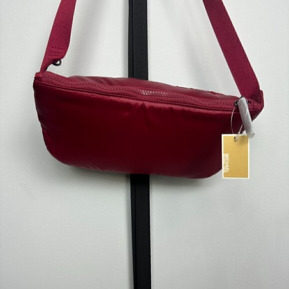 Host Pick 🌟 NWT - Michael Kors Rae MD Waistpack Xbody Berry - Fanny Pack - Picture 4 of 9